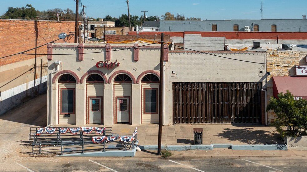 218 N Main St, Rockdale, TX for sale - Building Photo - Image 2 of 15