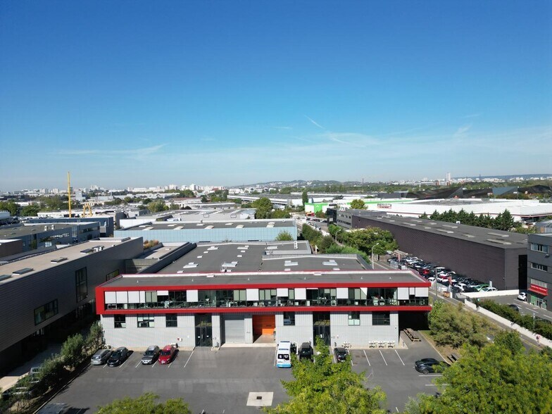 Office in Gennevilliers to rent - Aerial - Image 2 of 10