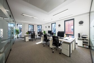 76 Cannon St, London to rent Interior Photo- Image 2 of 7