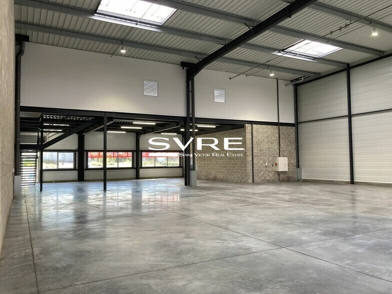 Light Industrial in Marignane for sale - Building Photo - Image 3 of 13