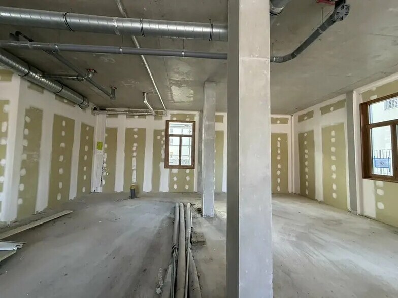 21 Rue De La Soie, Villeurbanne to rent - Interior Photo - Image 2 of 5