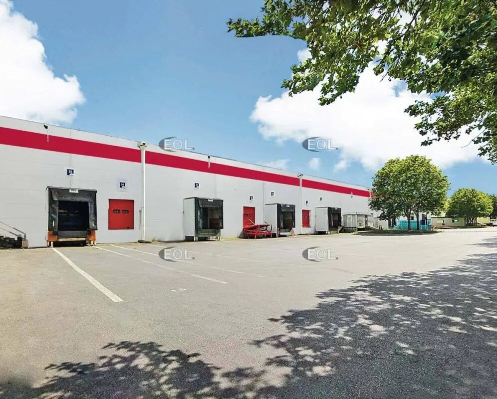 Industrial in Éragny to rent Building Photo- Image 1 of 11