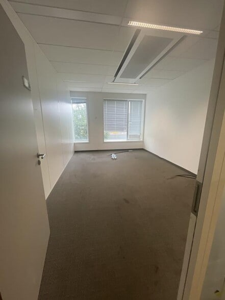Office in Nanterre to rent - Interior Photo - Image 1 of 21