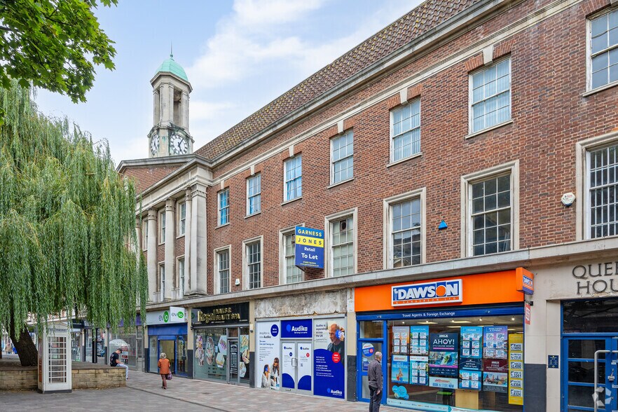22 Paragon St, Hull to rent - Building Photo - Image 3 of 4