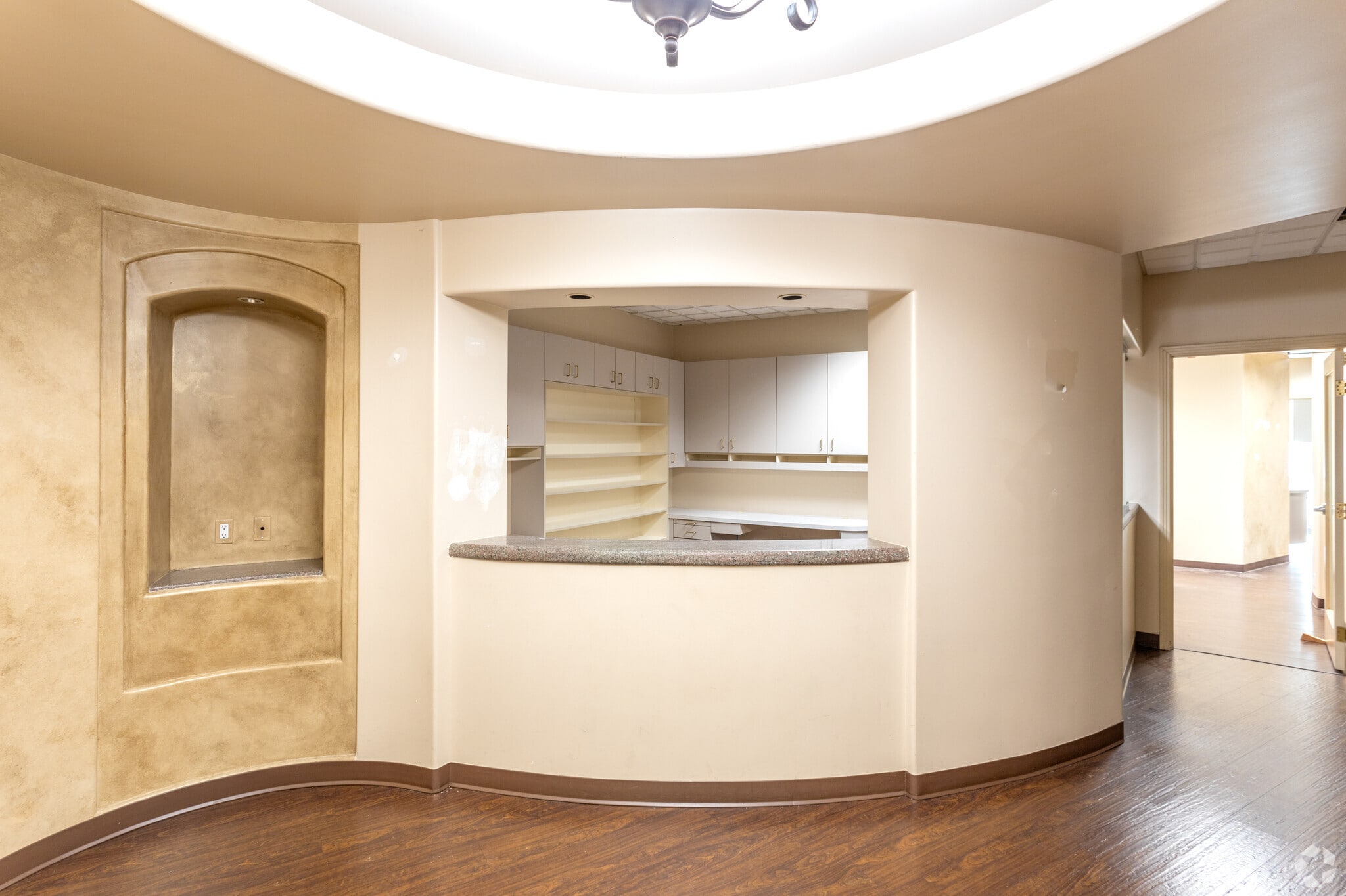 488 E Valley Pky, Escondido, CA to rent Interior Photo- Image 1 of 8