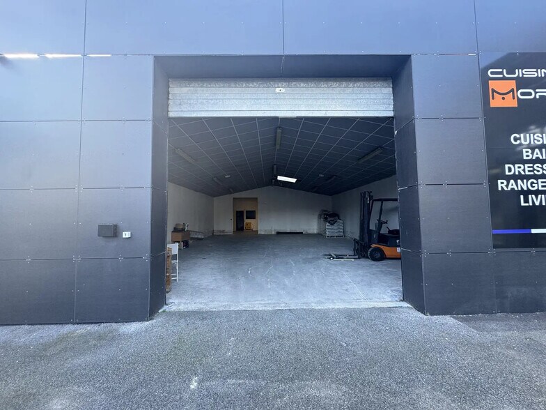 Industrial in Le Muy for sale - Building Photo - Image 2 of 12