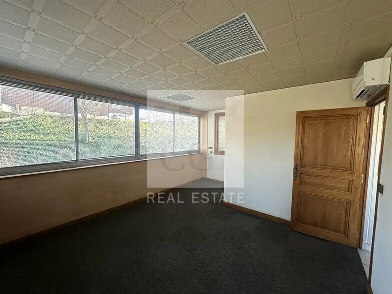 24 Rue Des Aulnes, Champagne-au-Mont-d'Or to rent - Interior Photo - Image 3 of 6