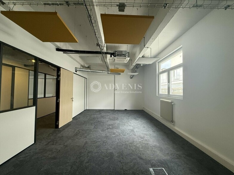 74 Rue Jean Bleuzen, Vanves to rent - Building Photo - Image 1 of 11