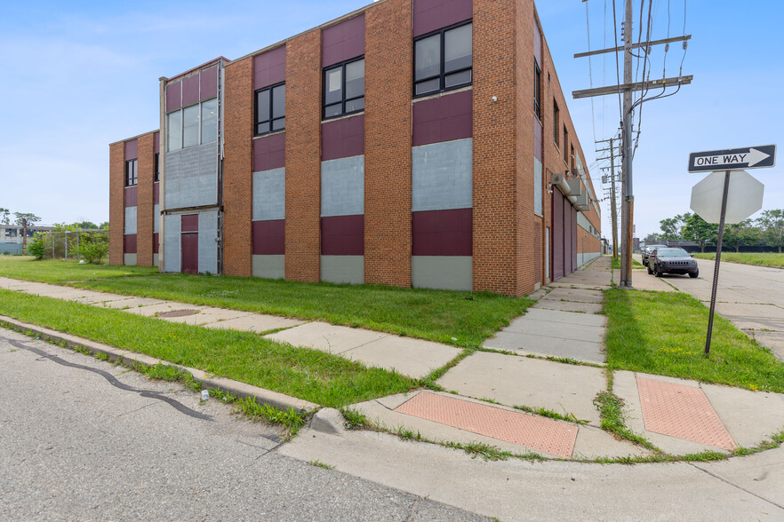 6500 E Warren Ave, Detroit, MI for sale - Building Photo - Image 1 of 1