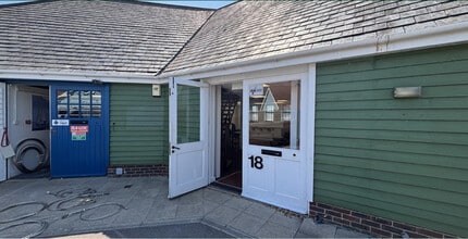 Haslar Rd, Gosport to rent Building Photo- Image 1 of 5