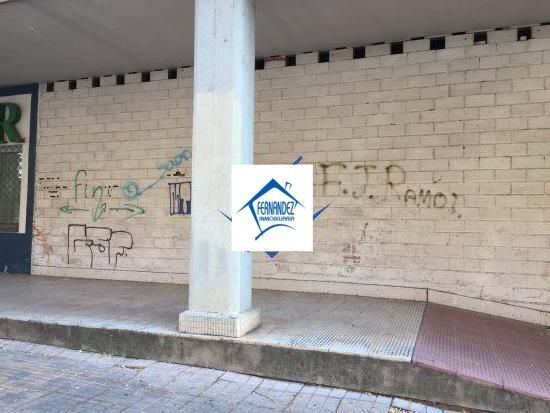 Retail in Cáceres, Cáceres to rent Building Photo- Image 1 of 7