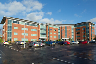 1A The Parklands, Bolton for rent Building Photo- Image 1 of 6