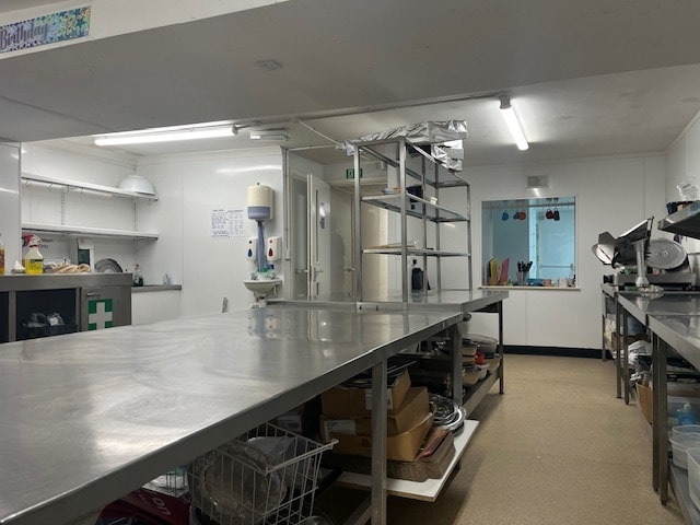 50 Tylacelyn Road, Tonypandy for sale - Interior Photo - Image 3 of 14