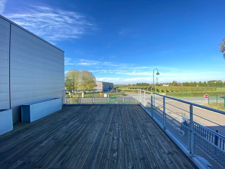 1 Village Artisanal Du Clouet, Pompignac for sale - Building Photo - Image 2 of 11