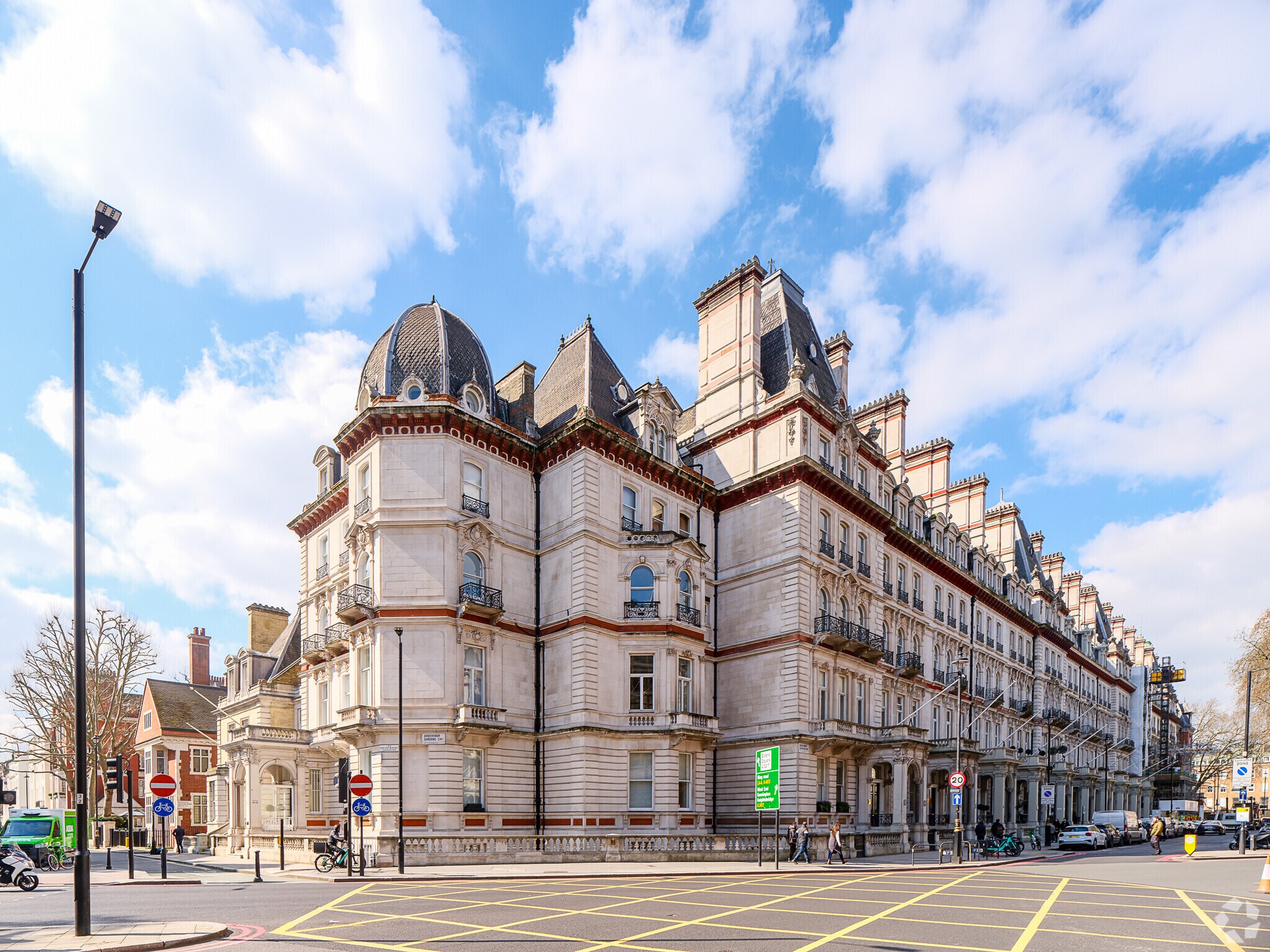 15-17 Grosvenor Gdns, London to rent Primary Photo- Image 1 of 9