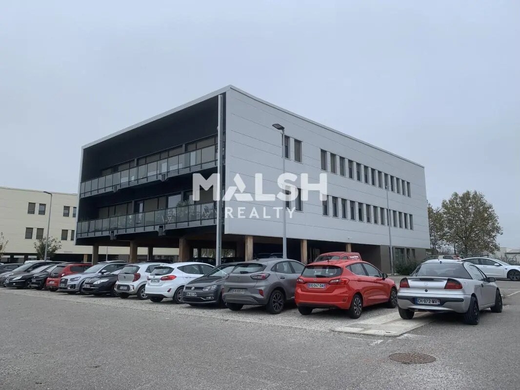 Office in Beynost to rent Building Photo- Image 1 of 15