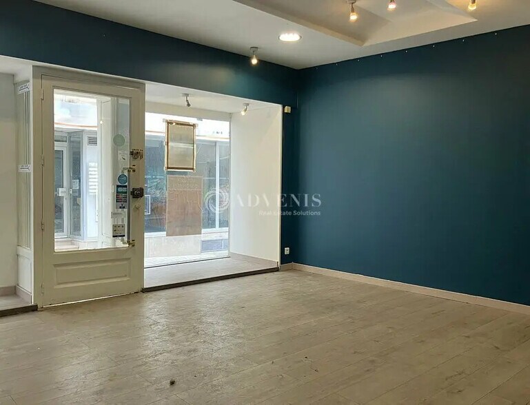 Retail in Bourges for sale - Interior Photo - Image 2 of 3