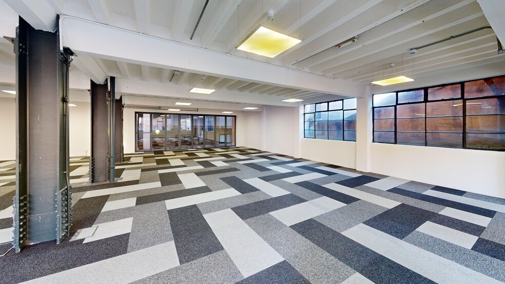 82 Wood St, Liverpool to rent - Building Photo - Image 2 of 8