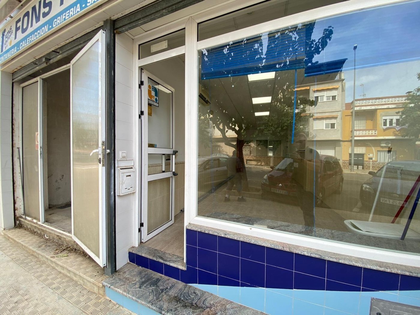 Office in Manuel to rent Building Photo- Image 1 of 29