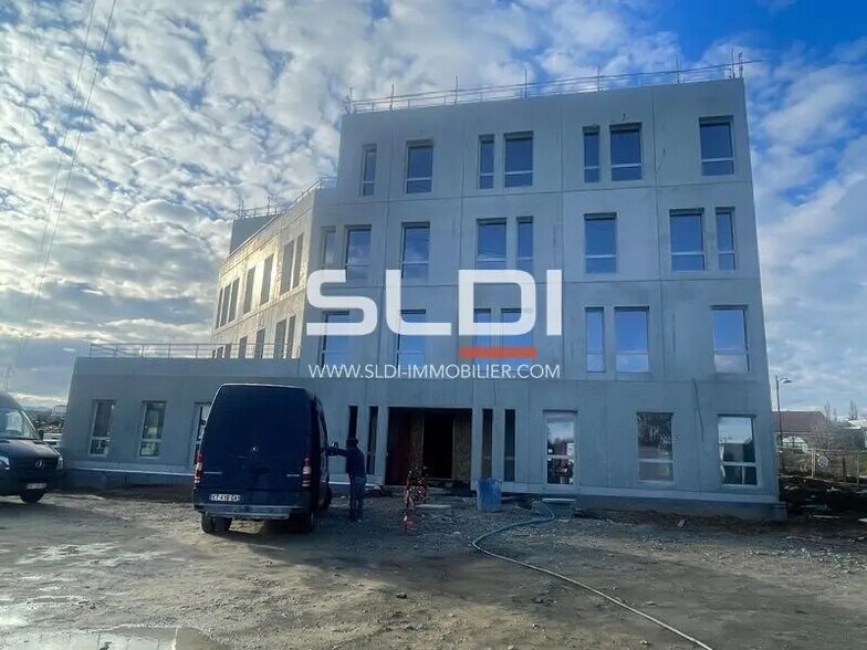 Office in Gleizé for sale - Building Photo - Image 3 of 9