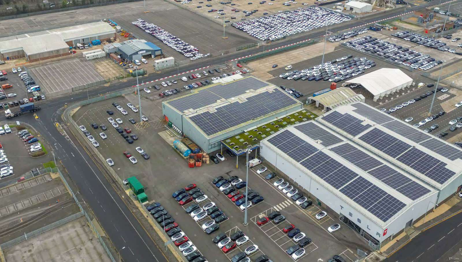 West Bay Rd, Southampton to rent Primary Photo- Image 1 of 2