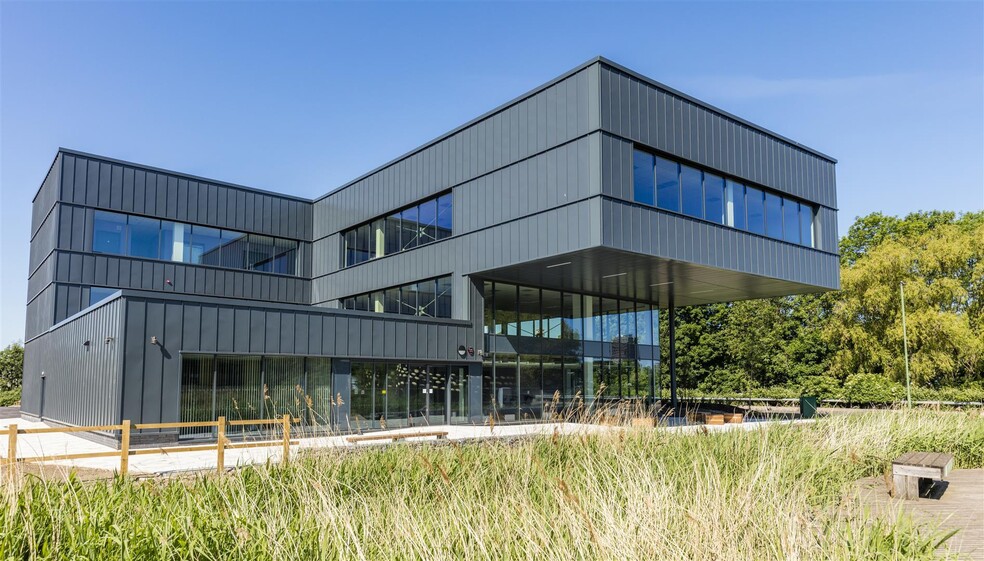 University Blvd, Nottingham to rent - Building Photo - Image 1 of 19