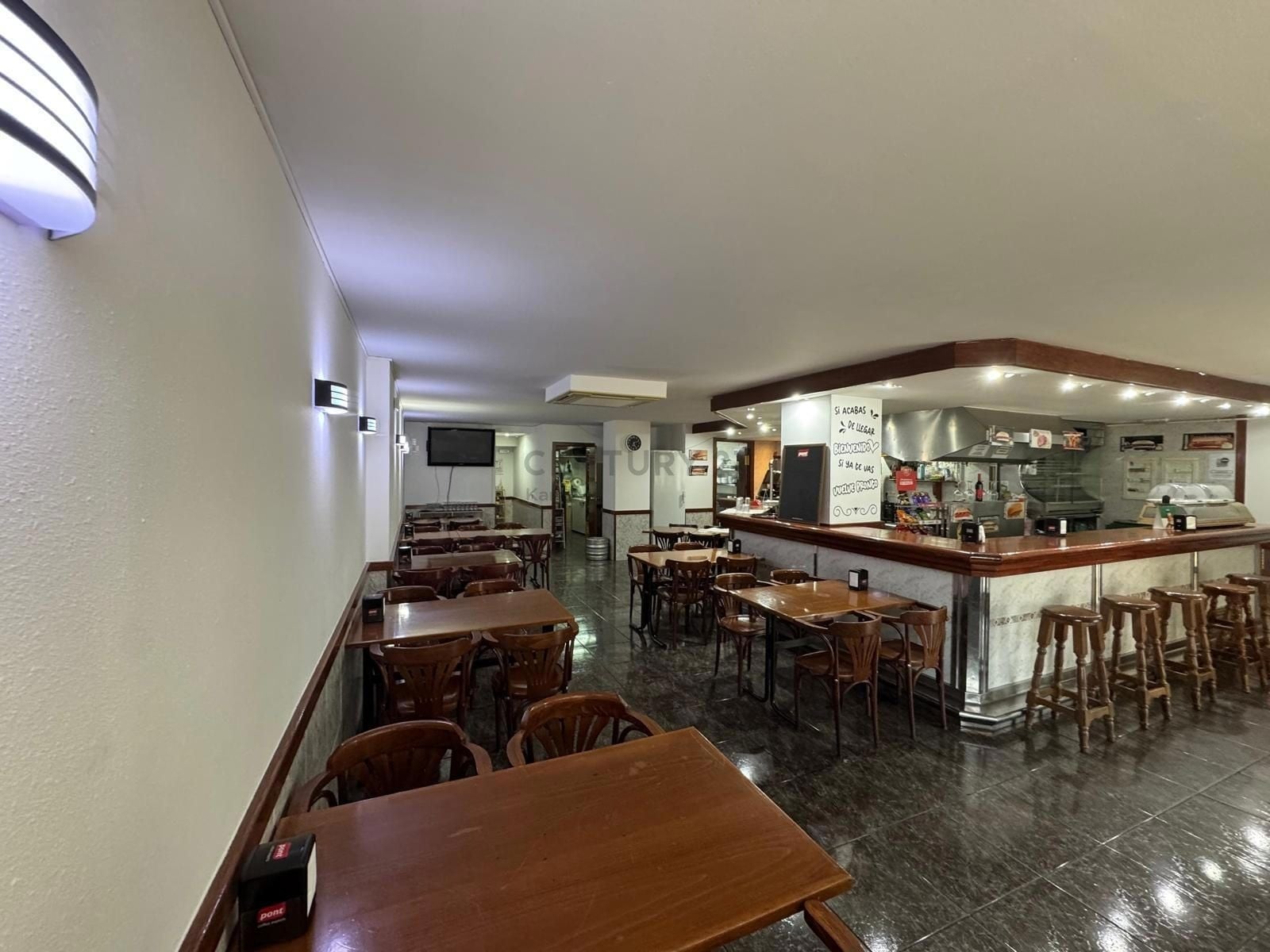 Retail in Terrassa, Barcelona to rent Interior Photo- Image 1 of 10