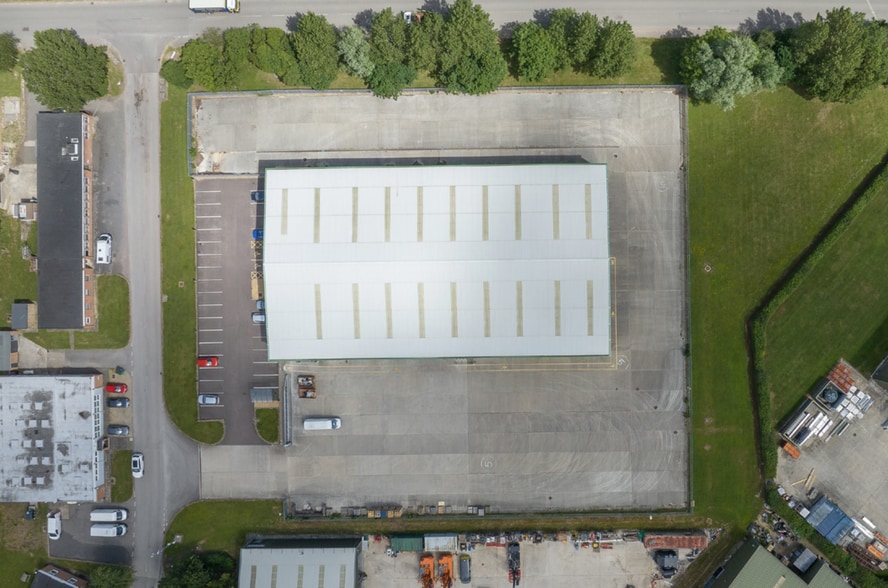 Westcott Venture Park, Aylesbury to rent - Aerial - Image 3 of 7