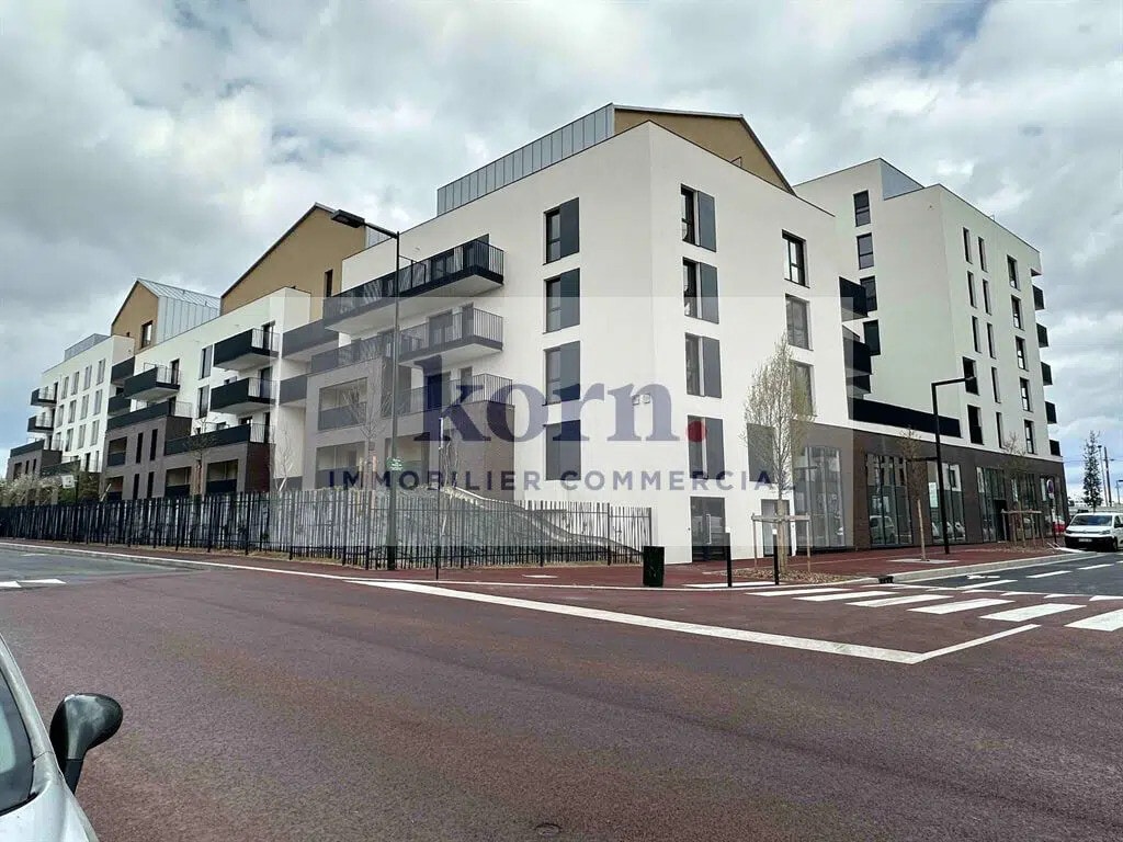 Location Commerce 203 m² - Photo 1