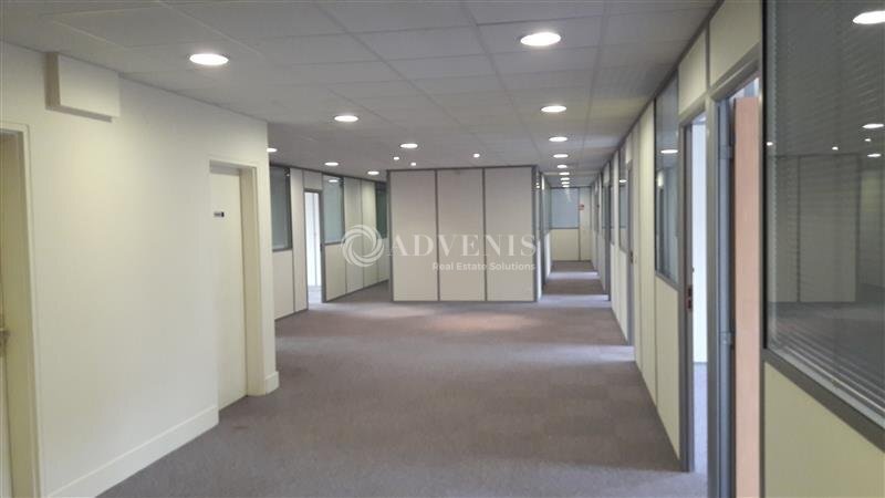 Office in Noisy Le Grand to rent - Interior Photo - Image 2 of 6