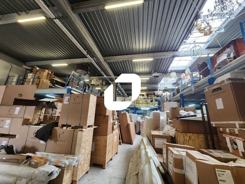 Light Industrial in Saint-Denis to rent Building Photo- Image 1 of 9