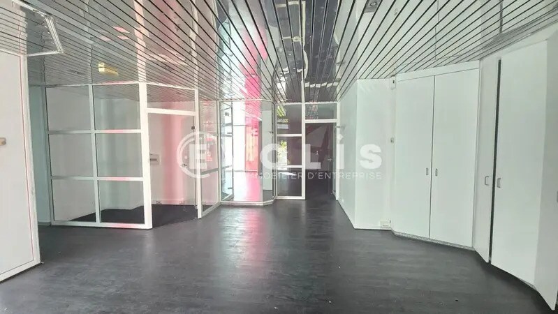 Office in Suresnes to rent - Interior Photo - Image 2 of 7