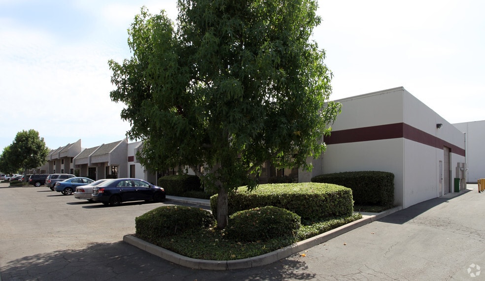 2201 E Winston Rd, Anaheim, CA for rent - Building Photo - Image 3 of 10