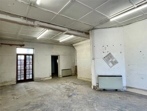 172-178 St. Marys Ln, Upminster to rent Interior Photo- Image 2 of 5