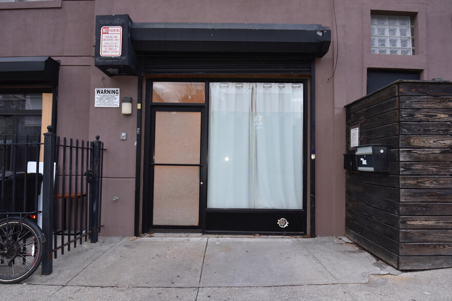 426 Union Ave, Brooklyn, NY for rent - Building Photo - Image 1 of 9