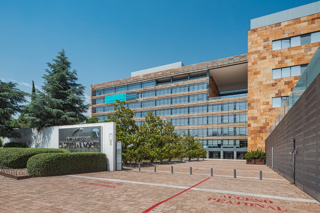 More details for Calle de Isabel Colbrand, 22, Madrid - Office to Rent