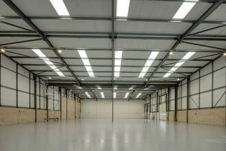 Brudenell Dr, Milton Keynes to rent Interior Photo- Image 2 of 5