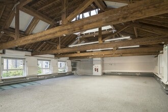65-69 Kings Cross Rd, London to rent Interior Photo- Image 1 of 15