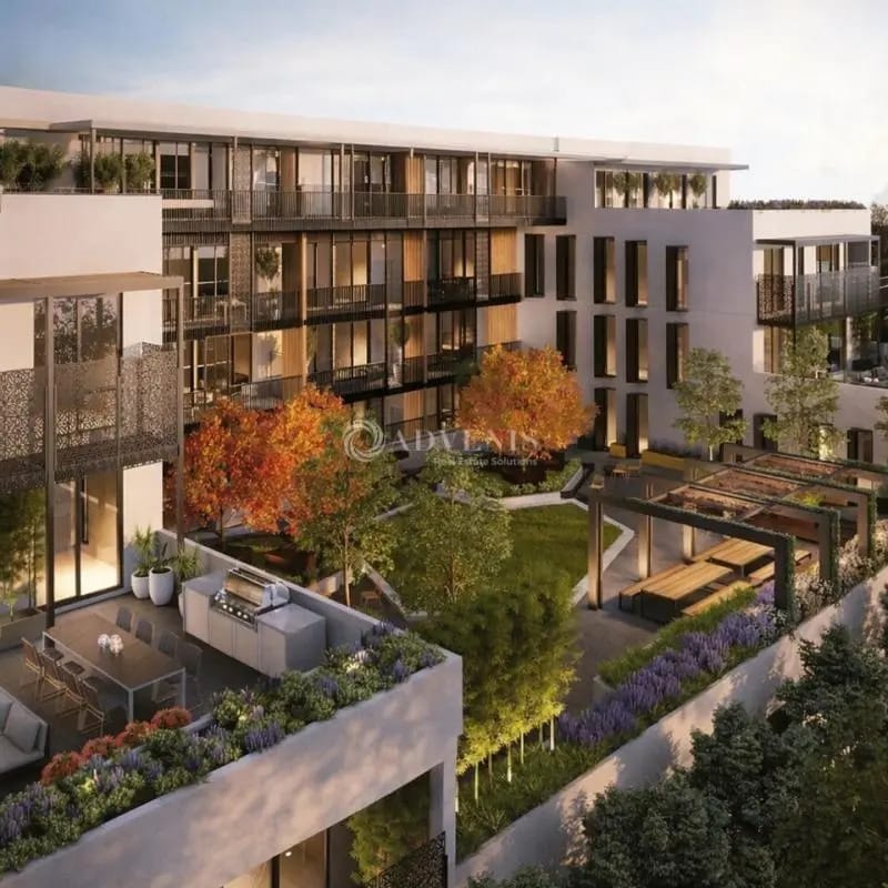 Retail in  for sale Building Photo- Image 1 of 2