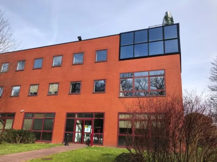Location Bureaux 264 m² - Photo 1