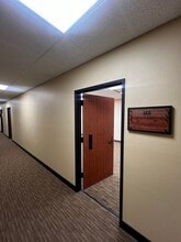 30941 Agoura Rd, Westlake Village, CA to rent Interior Photo- Image 1 of 6