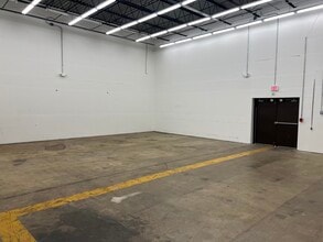 901-929 S Pickett St, Alexandria, VA to rent Interior Photo- Image 2 of 3