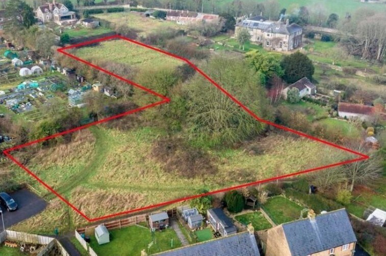 Pond Walk, Stalbridge for sale Primary Photo- Image 1 of 1