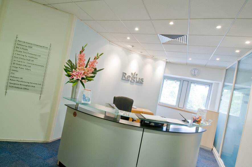 4200-4520 Solihull Pky, Birmingham to rent - Interior Photo - Image 2 of 10