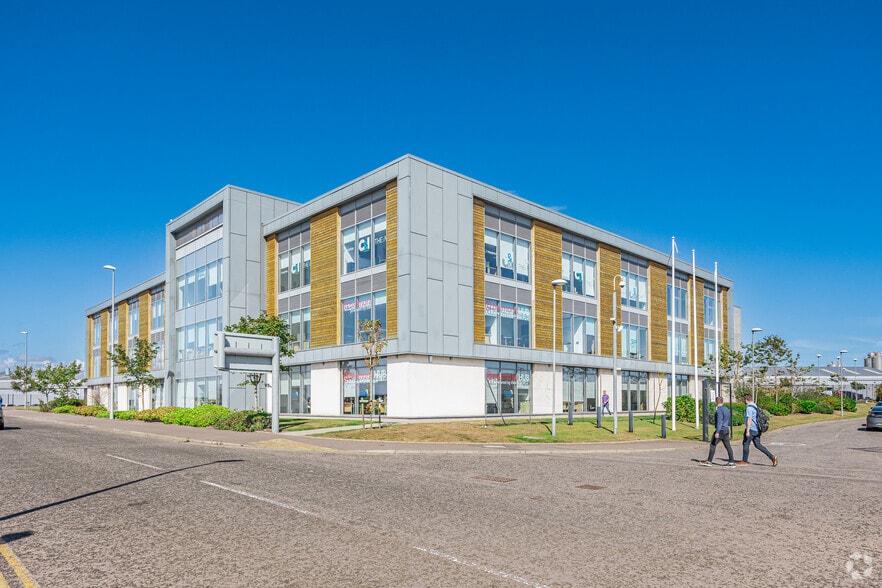 1 Balmoralhub Wellington Rd, Aberdeen to rent - Primary Photo - Image 1 of 2