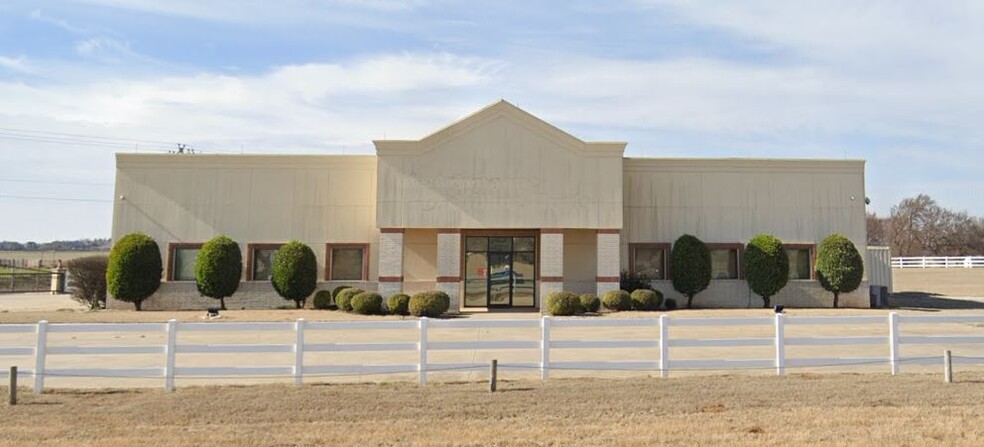 1200 W Interstate Dr, Norman, OK for rent - Building Photo - Image 2 of 3