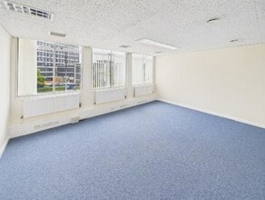 Mount Pleasant Rd, Barnet to rent Interior Photo- Image 2 of 4
