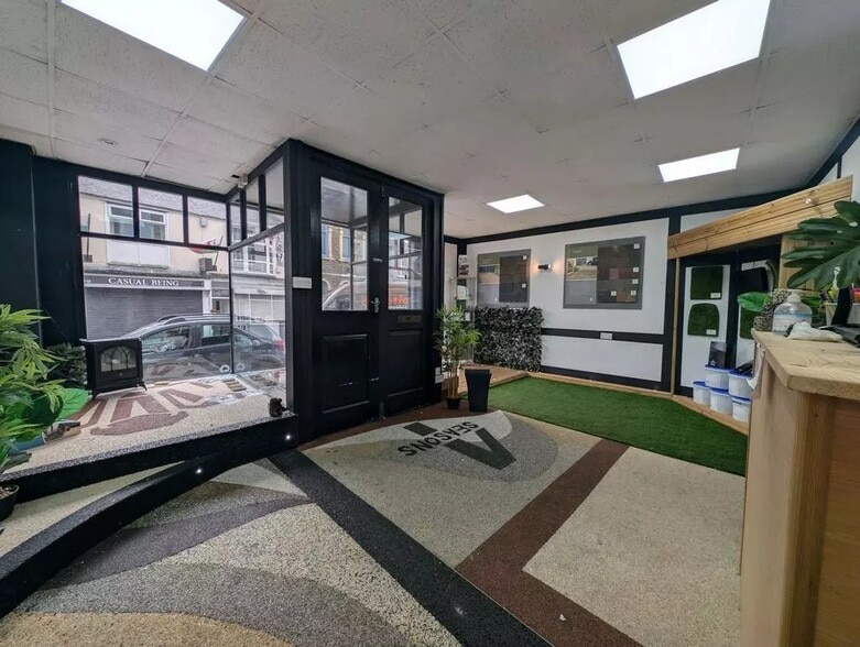 Canon St, Aberdare to rent - Interior Photo - Image 2 of 8