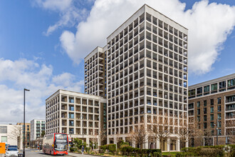 Royal Crescent Av, London for sale Primary Photo- Image 1 of 1