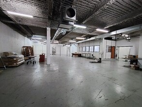Light Industrial in Villiers-sur-Marne for sale Interior Photo- Image 2 of 19